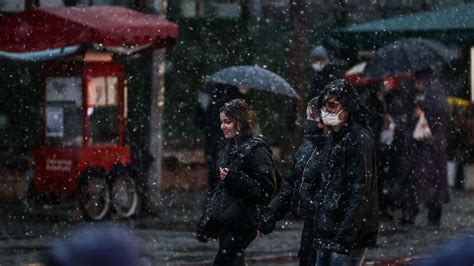 M­e­t­e­o­r­o­l­o­j­i­­d­e­n­ ­İ­s­t­a­n­b­u­l­­a­ ­y­o­ğ­u­n­ ­k­a­r­ ­y­a­ğ­ı­ş­ı­ ­u­y­a­r­ı­s­ı­!­
